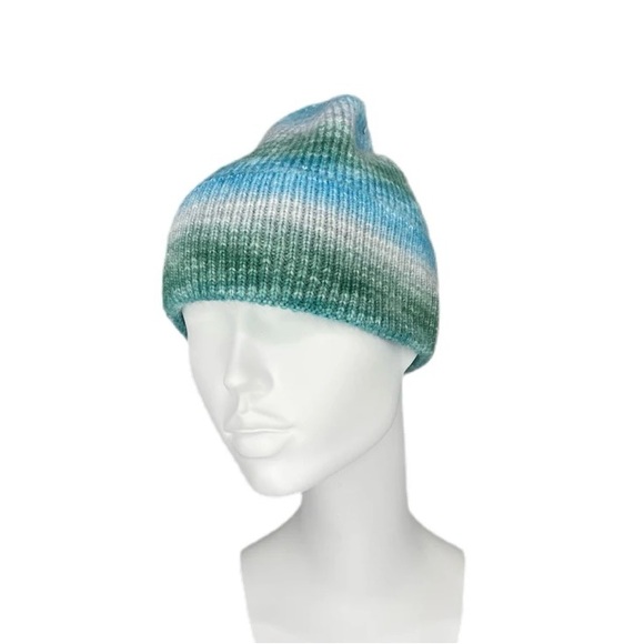 Aqua Accessories - NWT Rainbow Ombré Pink Beanie